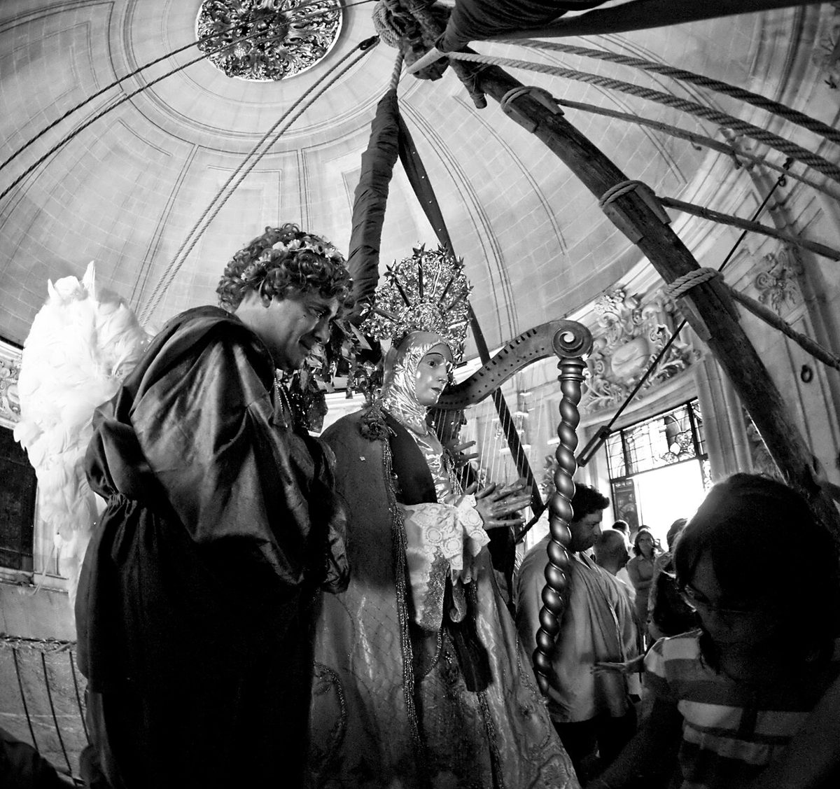Interior de la basílica de Santa Maria d'Elx. Fotografía de archivo.